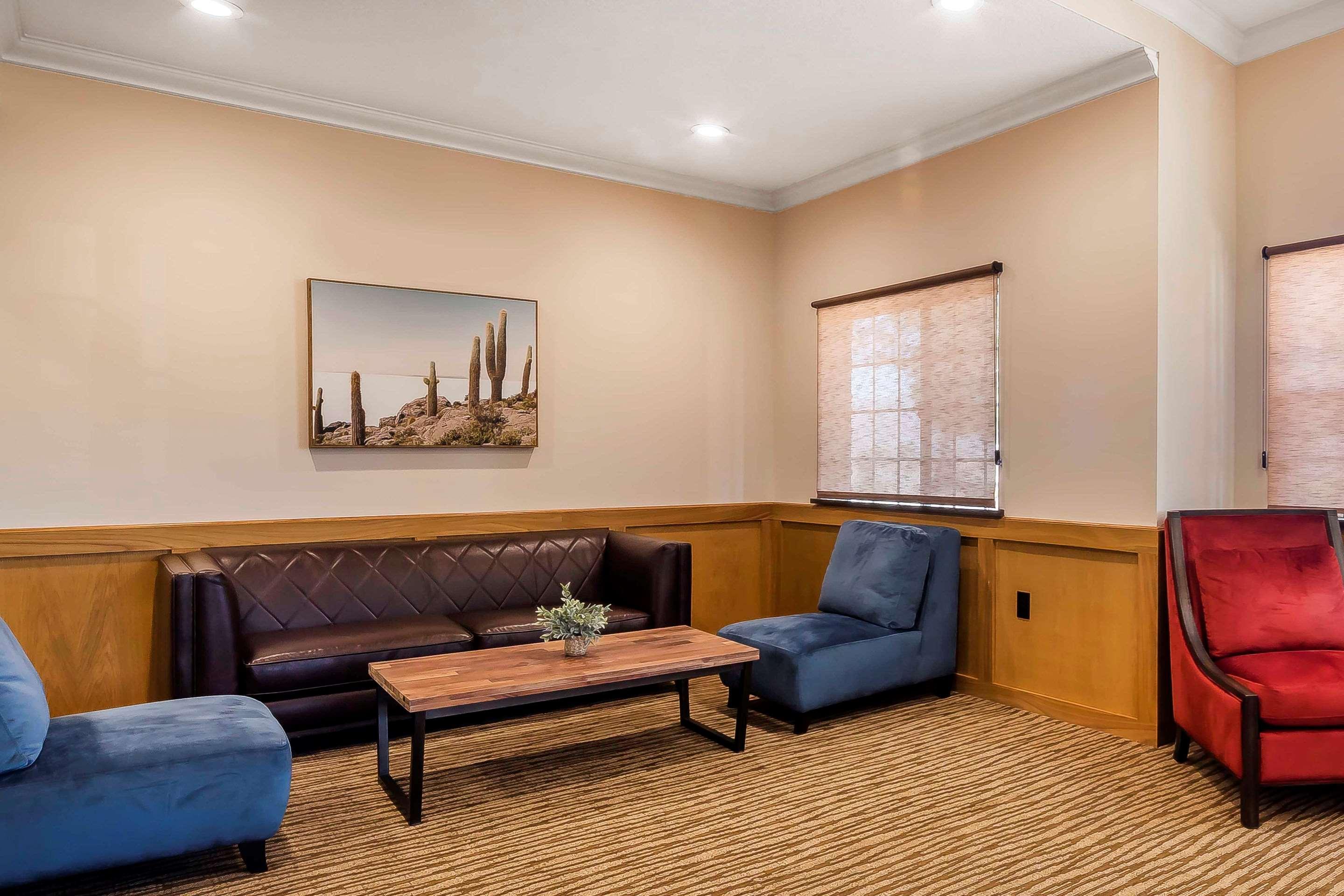 Comfort Suites El Paso Airport Exterior photo